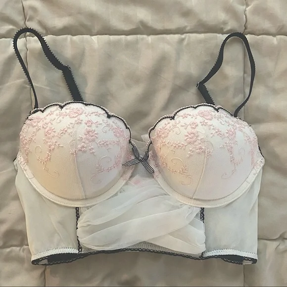 NWT Victoria’s Secret Bridal Bustier - Picture 3 of 4
